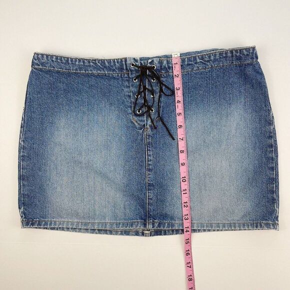 Women’s vintage Y2K Paris Blues Lace up jean mini skirt size 13 - Picture 4 of 8
